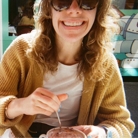 Meet your Posher, Lauren - Picture 1 of 1